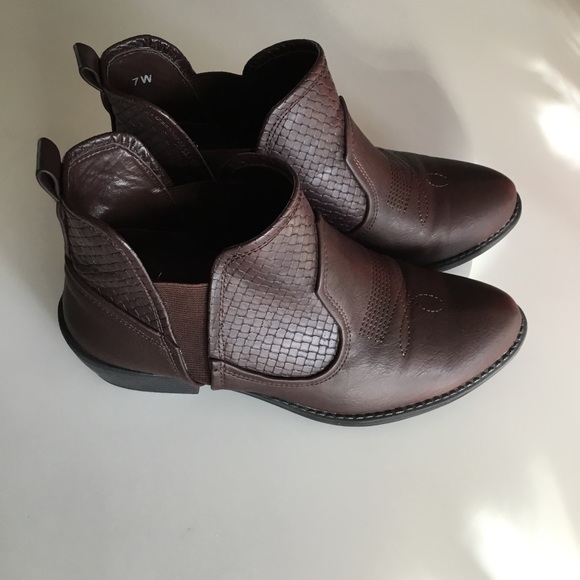 easy street Shoes - EASY STREET WESTERN STYLE ANKLE BOOTIES